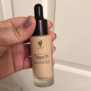 Younique Liquid Foundation